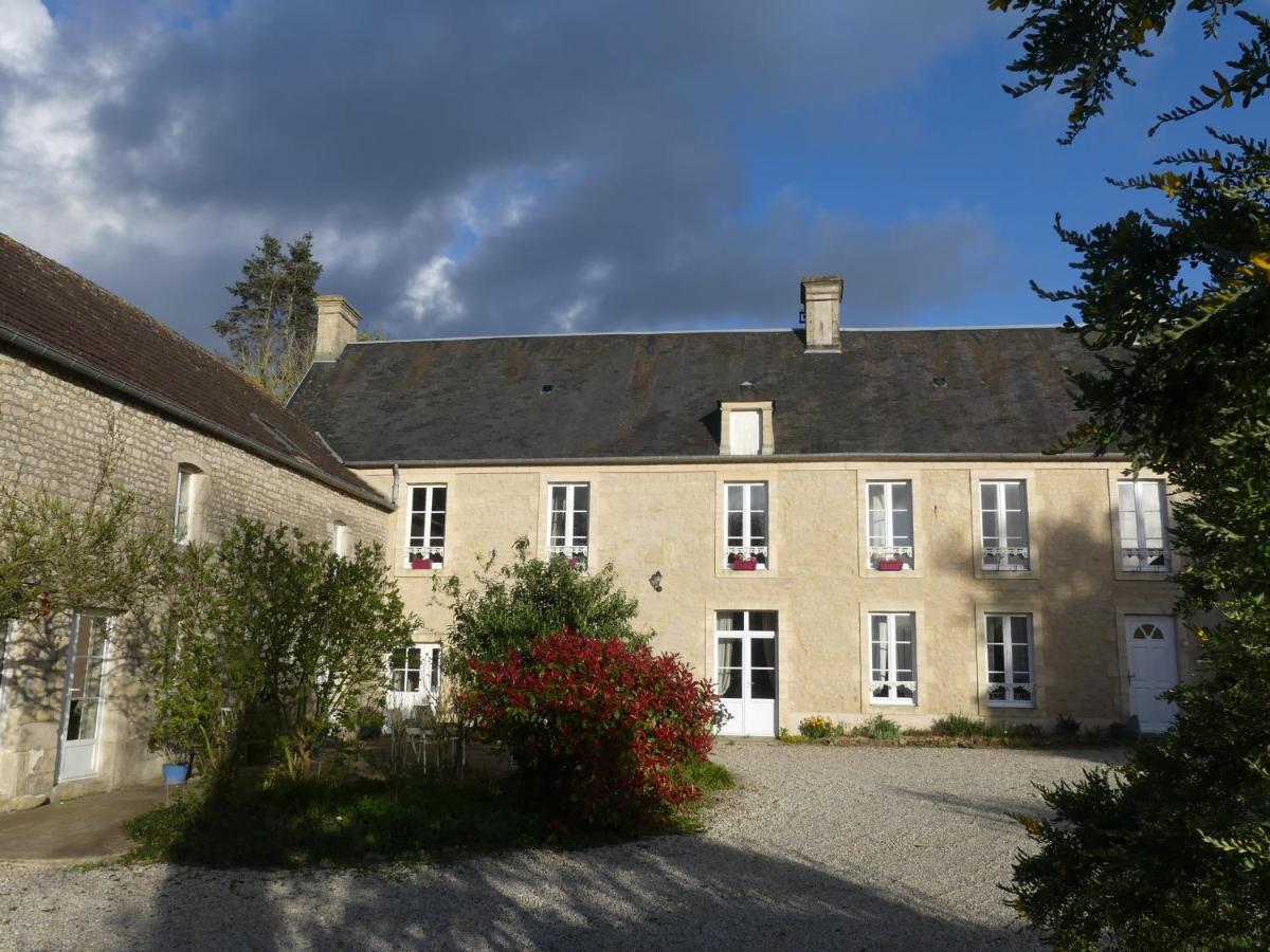 Bed and Breakfast Domaine De La Cour Vautier Mandeville-en-Bessin Exterior foto
