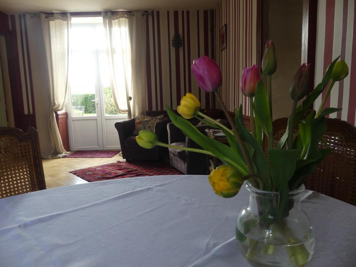 Bed and Breakfast Domaine De La Cour Vautier Mandeville-en-Bessin Exterior foto